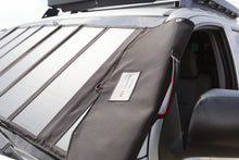 Last inn bildet i Galleri-visningsprogrammet, Overland Solar Bugout 120 Watt Solar Charger